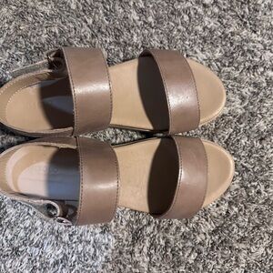 Nisolo Women's Tan Sandals